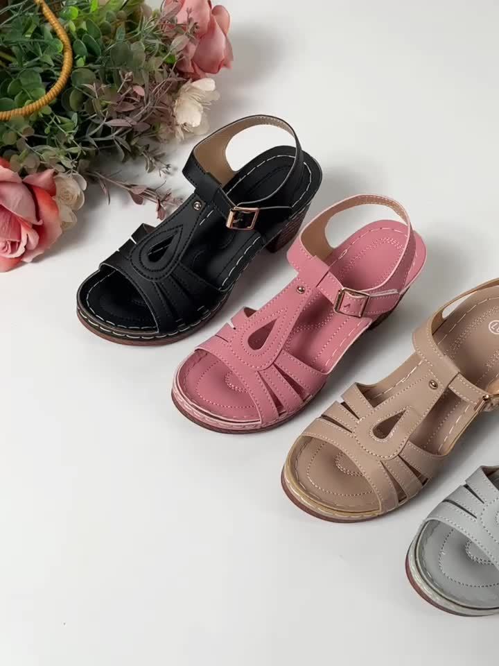 Women's Cushioned Open-Toe Tierra Vintage Block Sandals with Cut-Out