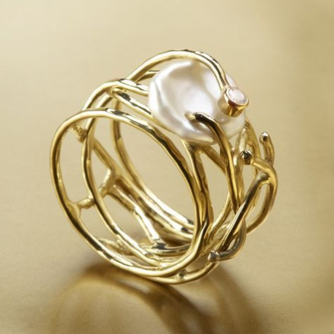 Nuria | Thin Gold Ring with Pearls