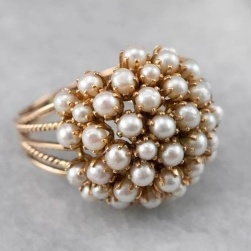 Nerea | Ring with Embedded Pearls