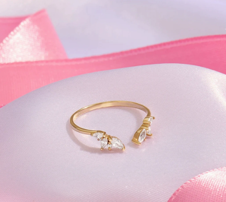 Noelia | Ring made of golden crystal glass