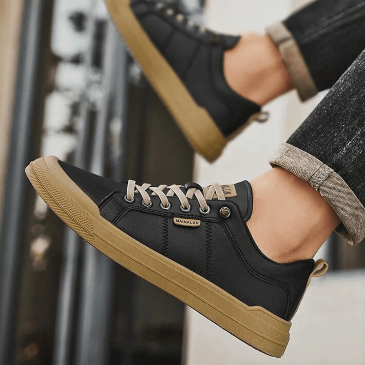 Cushioned Lace-Up Harrington Athletic Trainers