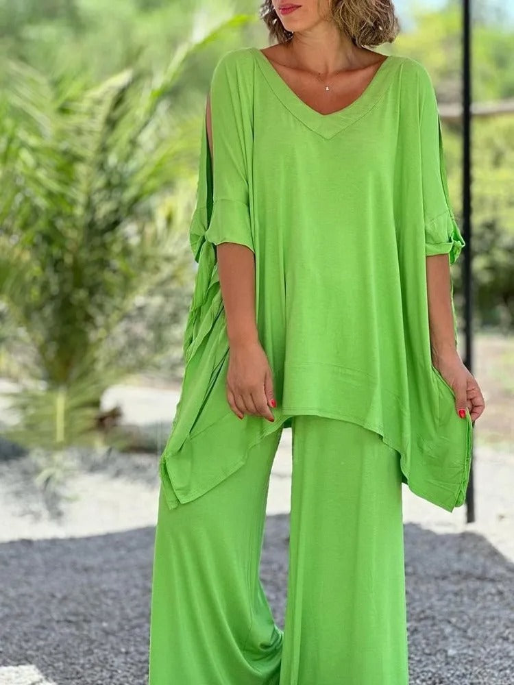 Zelora | Women's Relaxed Style Set with Side Slits and Cut-Out