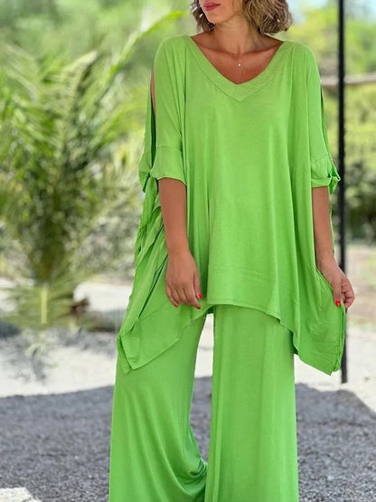 Zelora | Women's Relaxed Style Set with Side Slits and Cut-Out