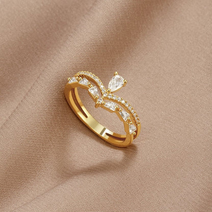 Valeria | Elegant Crystal Ring