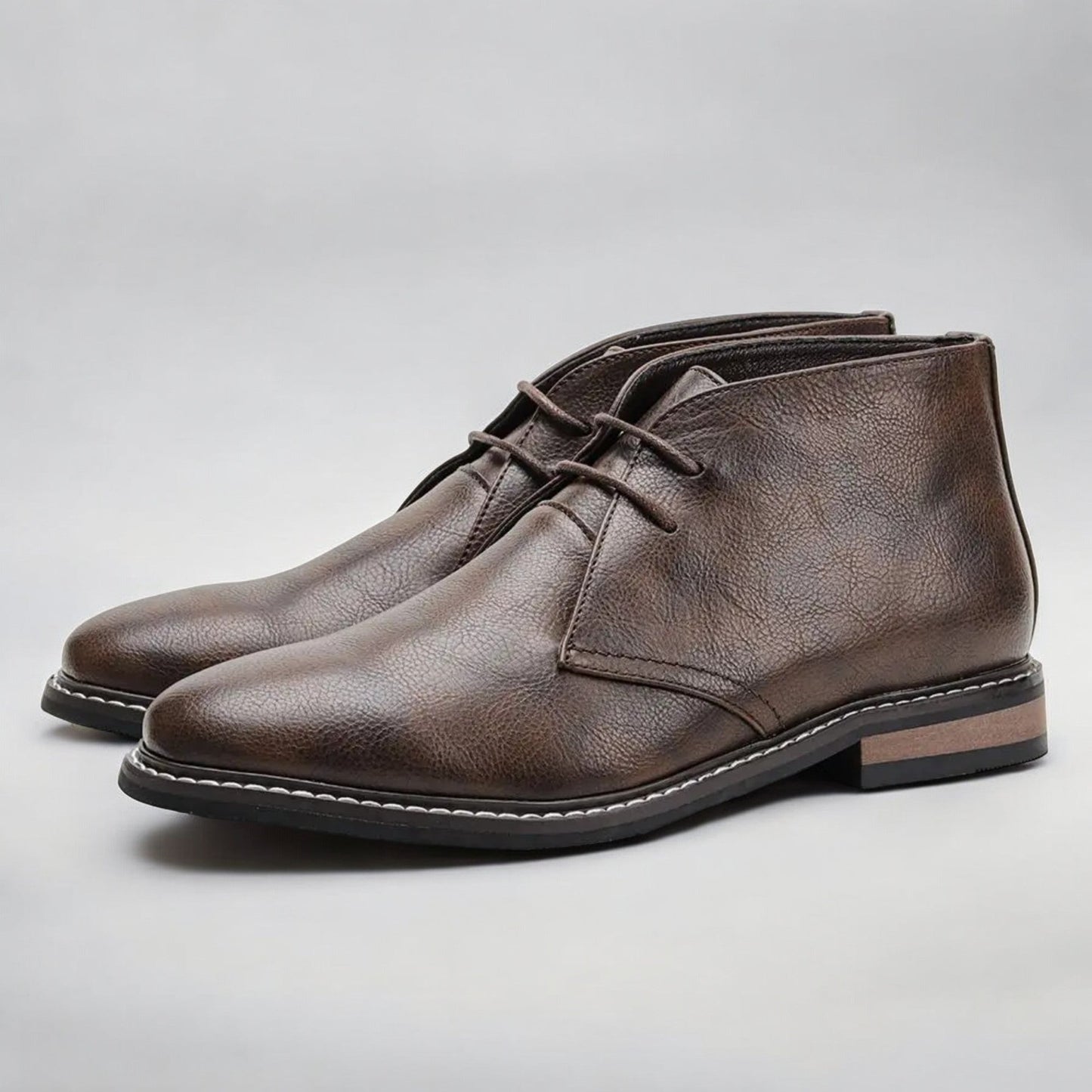 Herold | Cushioned Lace-Up Chukka Boots