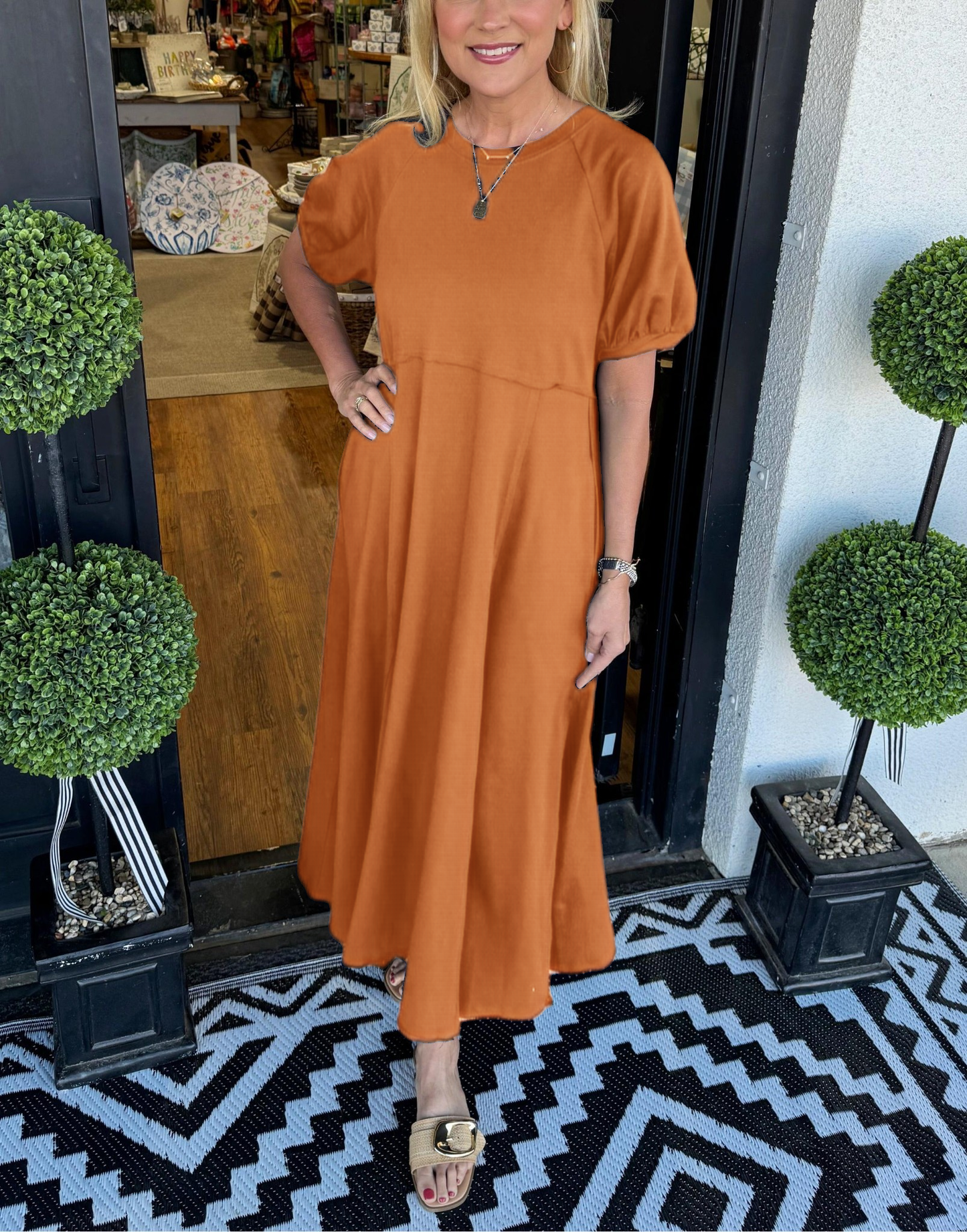 Women's Elegant Maxi Dress with Puff Sleeves and Round Neck
