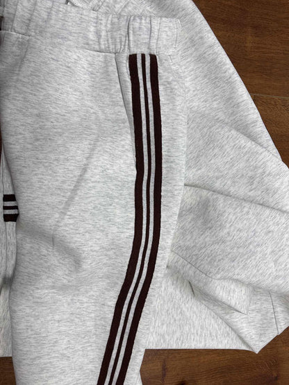 Women's Vintage-Inspired Grey and White Half-Zip Sweatshirt with Wide-Leg Trousers Set