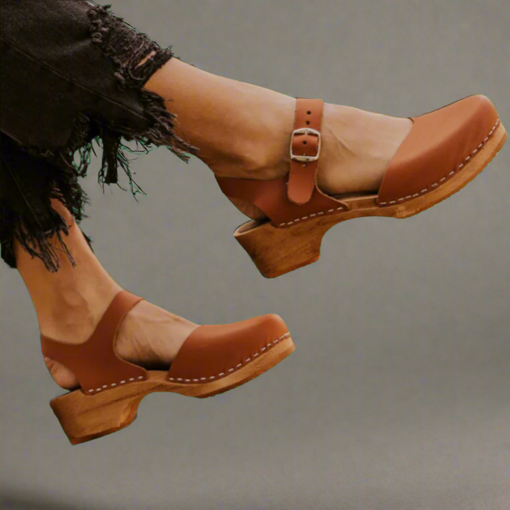 Laura | Women's Cushioned Buckle Cozy Baotou Platform Sandals