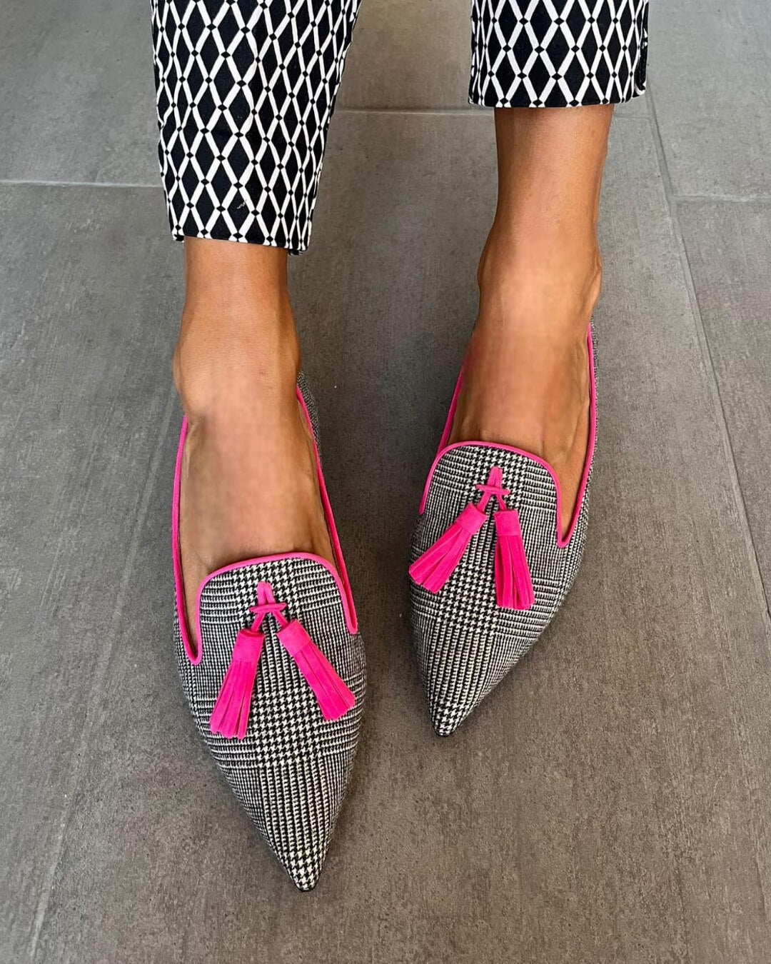Women's Pointed-Toe Spitz Loafer With Fluo Fringes