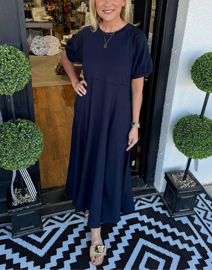 Women's Elegant Maxi Dress with Puff Sleeves and Round Neck