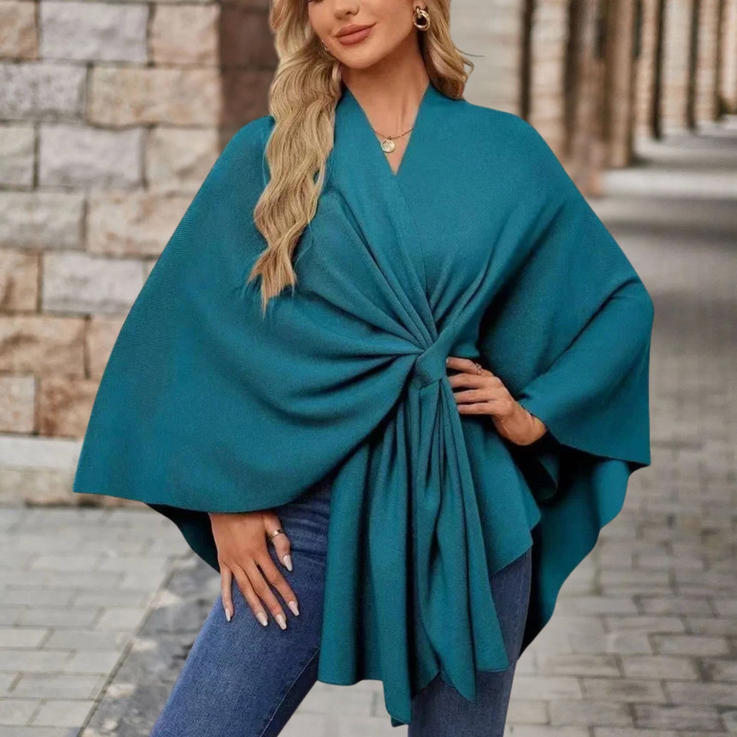 Lia | Women's Chic Poncho