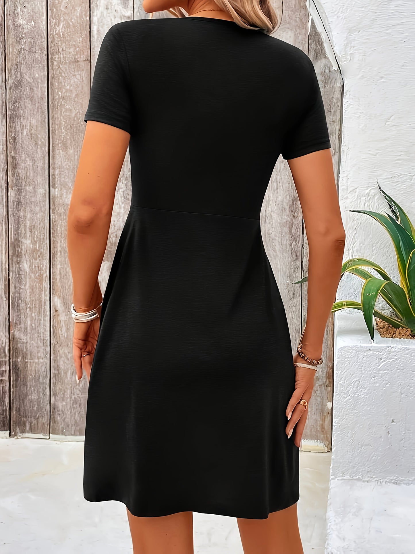 Feliz | Women's Chic Twist Front V-Neck Midi Dress