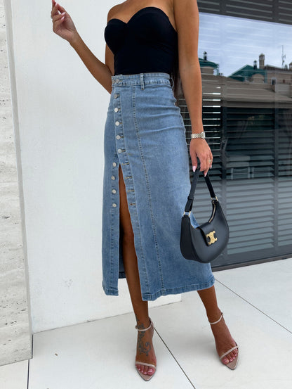 Chiara | Women's Stylish, figure-hugging Denim Skirt with Pockets