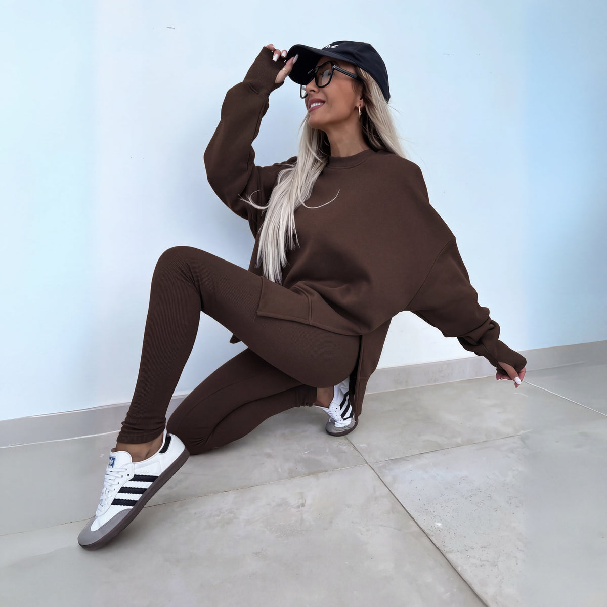 Yachi | Women's Relaxed Long Sleeve Sweatshirt and Trousers Ensemble