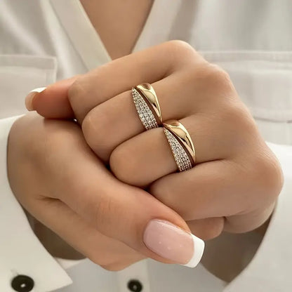 Elegant Nova Gold Ring