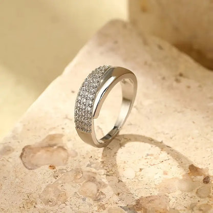 Elegant Nova Gold Ring