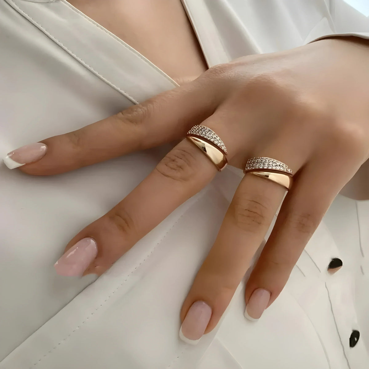 Elegant Nova Gold Ring