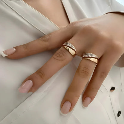 Elegant Nova Gold Ring