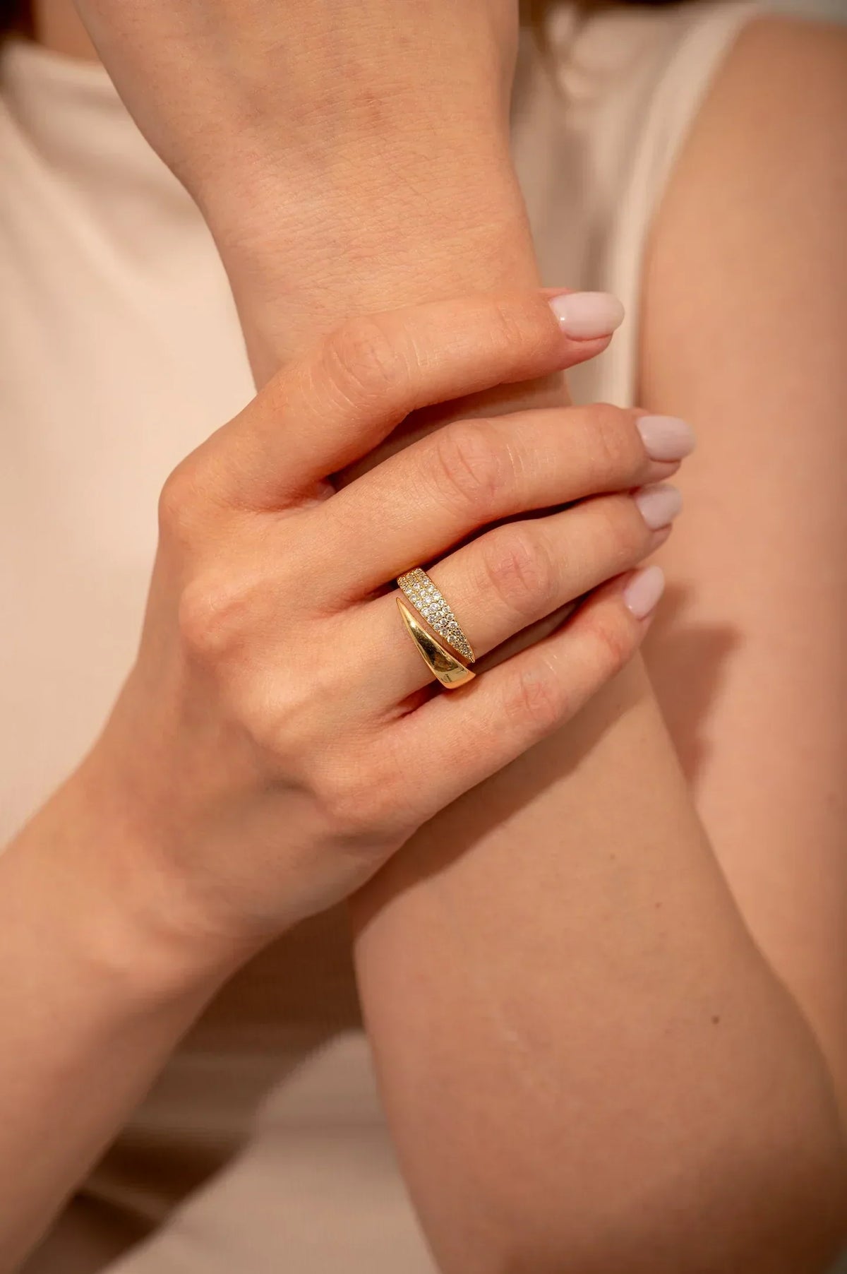 Elegant Nova Gold Ring