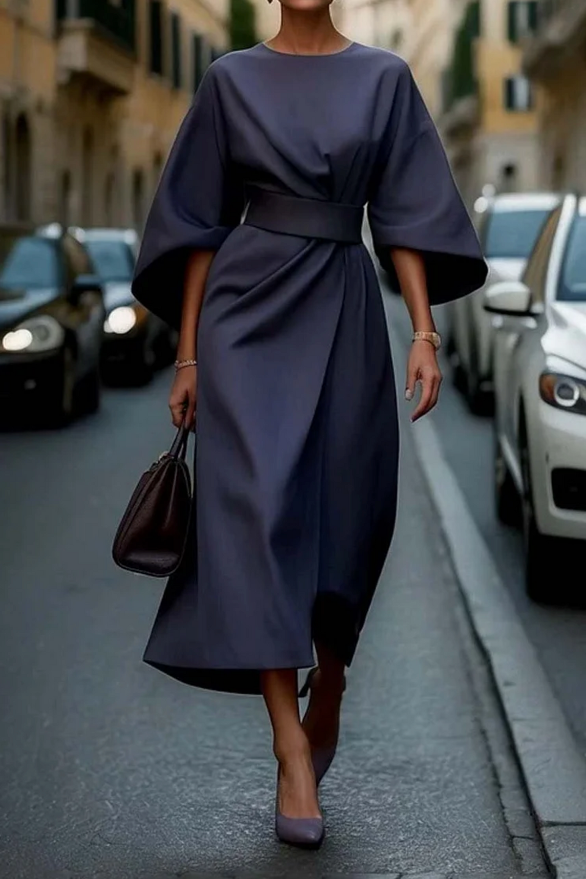 Sophia | Women's Timeless Elegance with Round Neck