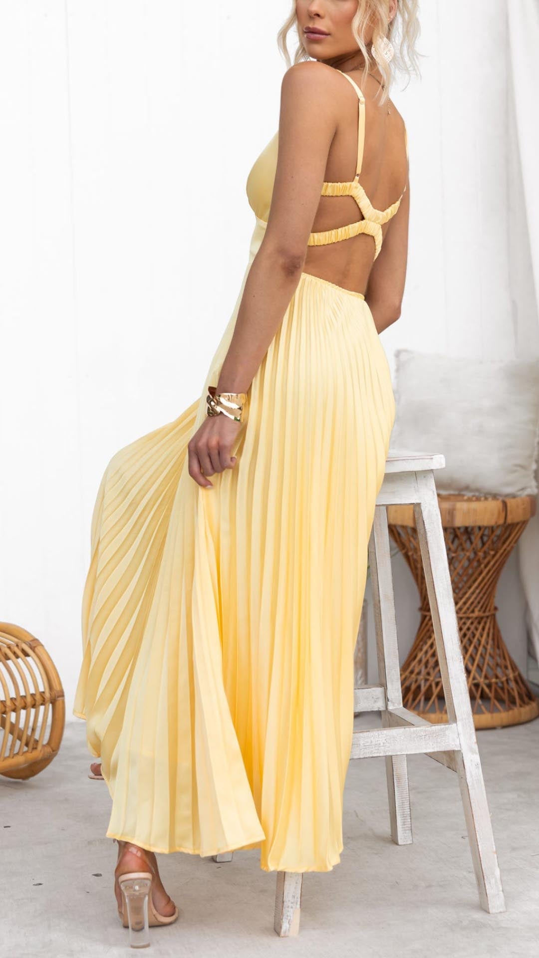 Nayeli | Women's Elegant Pleated V-Neck Maxi Dress