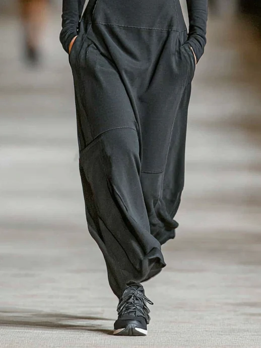 Women's Casual Maxi Dress with Black Turtleneck and Zip-Up Design
