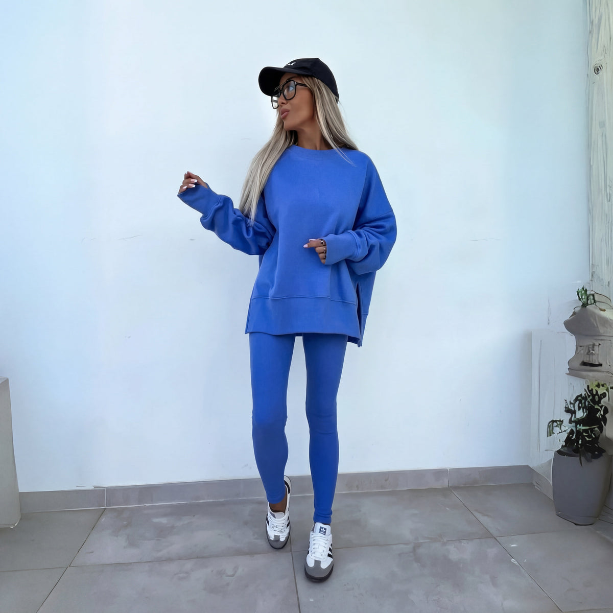 Yachi | Women's Relaxed Long Sleeve Sweatshirt and Trousers Ensemble