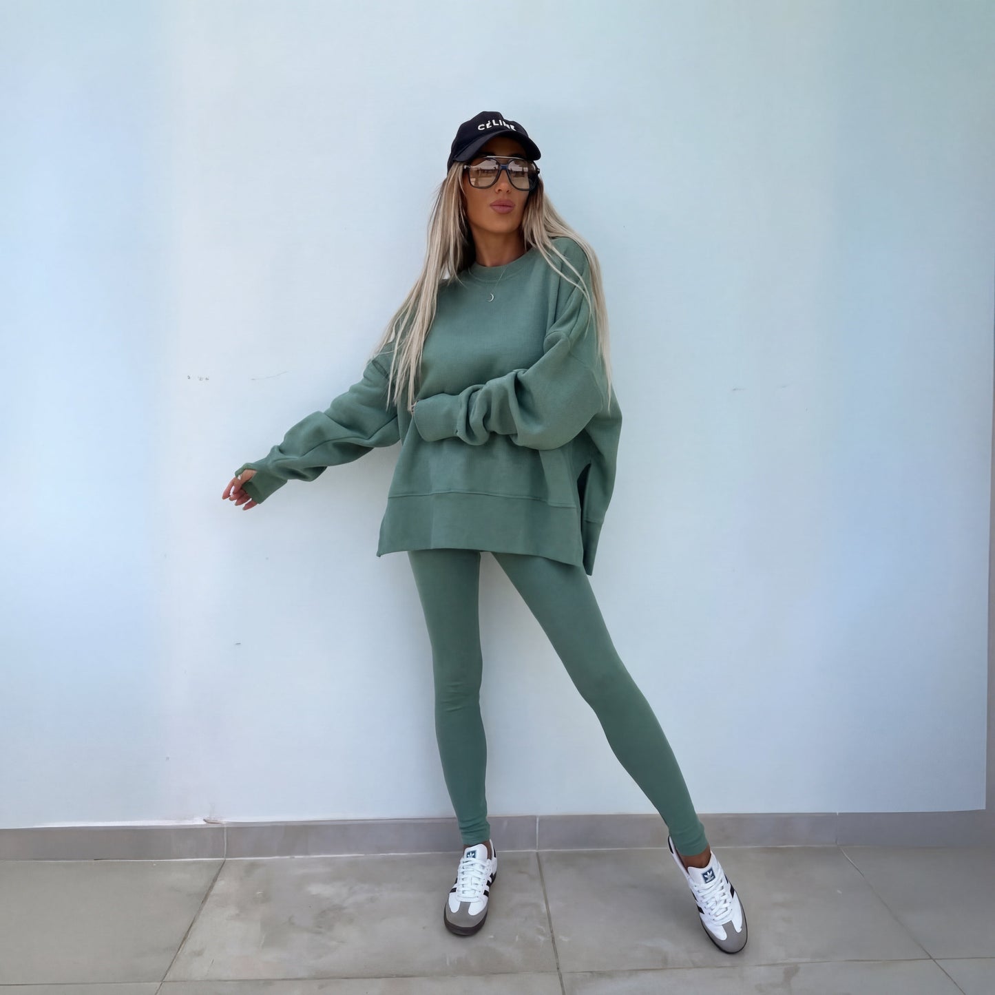 Yachi | Women's Relaxed Long Sleeve Sweatshirt and Trousers Ensemble