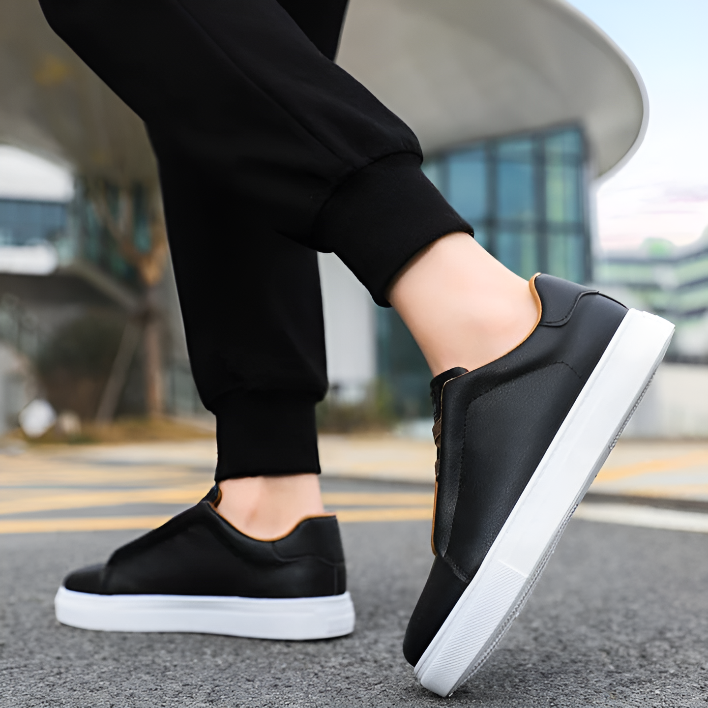 Bernardo | Men's Cushioned Lace-Up Trendy Trainers