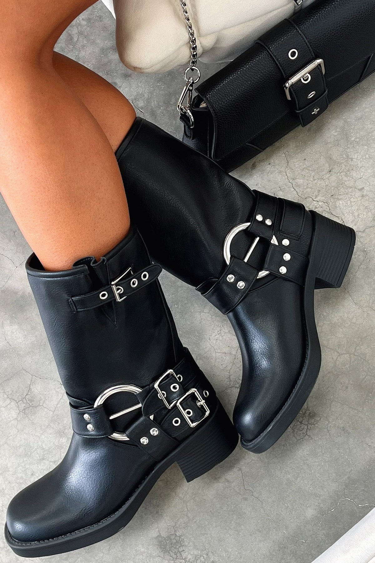 Women's Cushioned Zip Black Short Boots