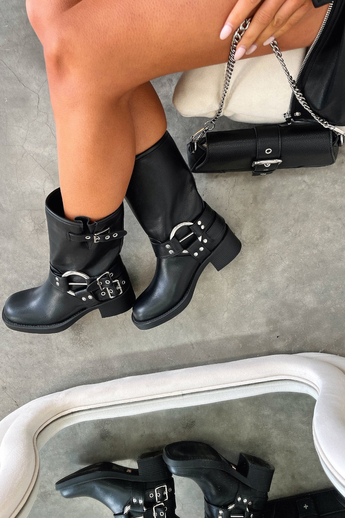 Women's Cushioned Zip Black Short Boots
