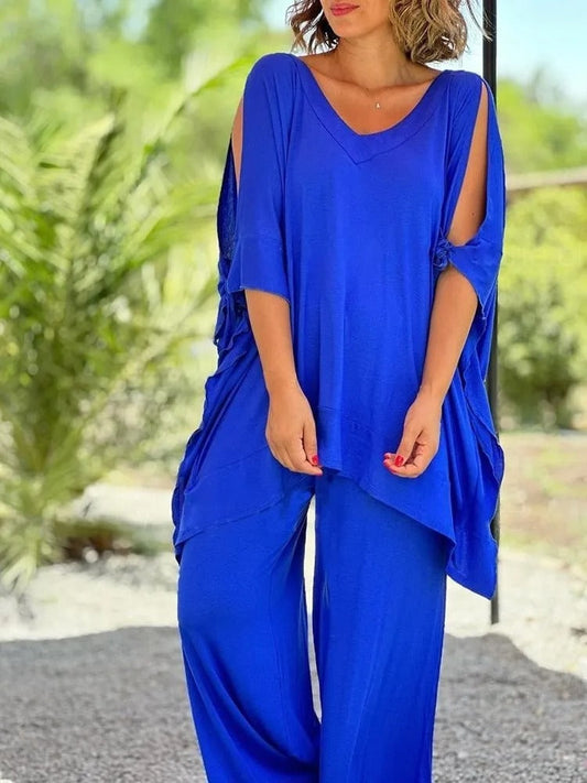 Zelora | Women's Relaxed Style Set with Side Slits and Cut-Out
