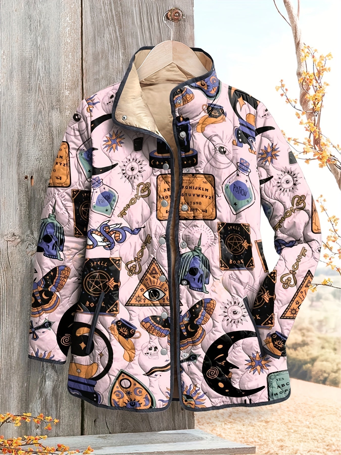 Women's Relaxed Mystic Symbols Print Quilted Jacket
