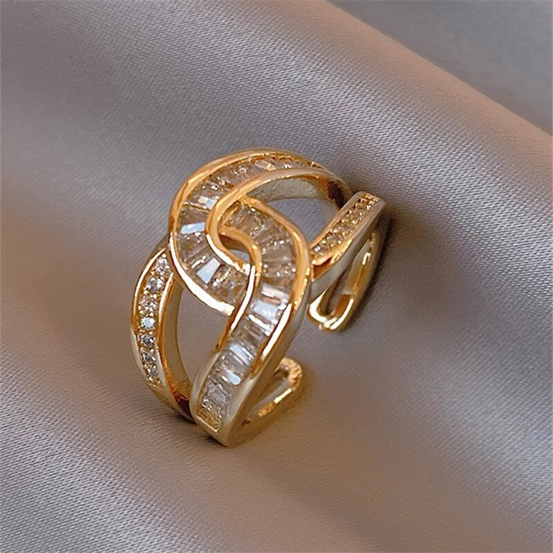 Adriana | Elegant Adjustable Ring with Knot