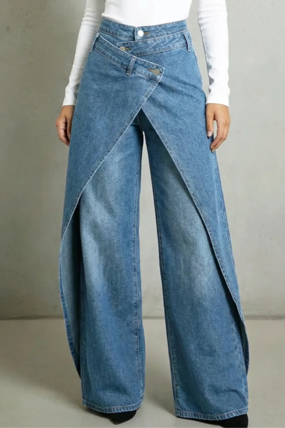 Women's Vintage-Inspired High-Waisted Denim Jeans with Ruffled Hem and Tie-Waist