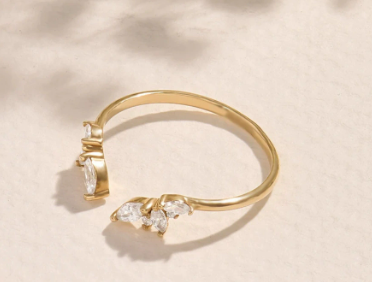 Noelia | Ring made of golden crystal glass