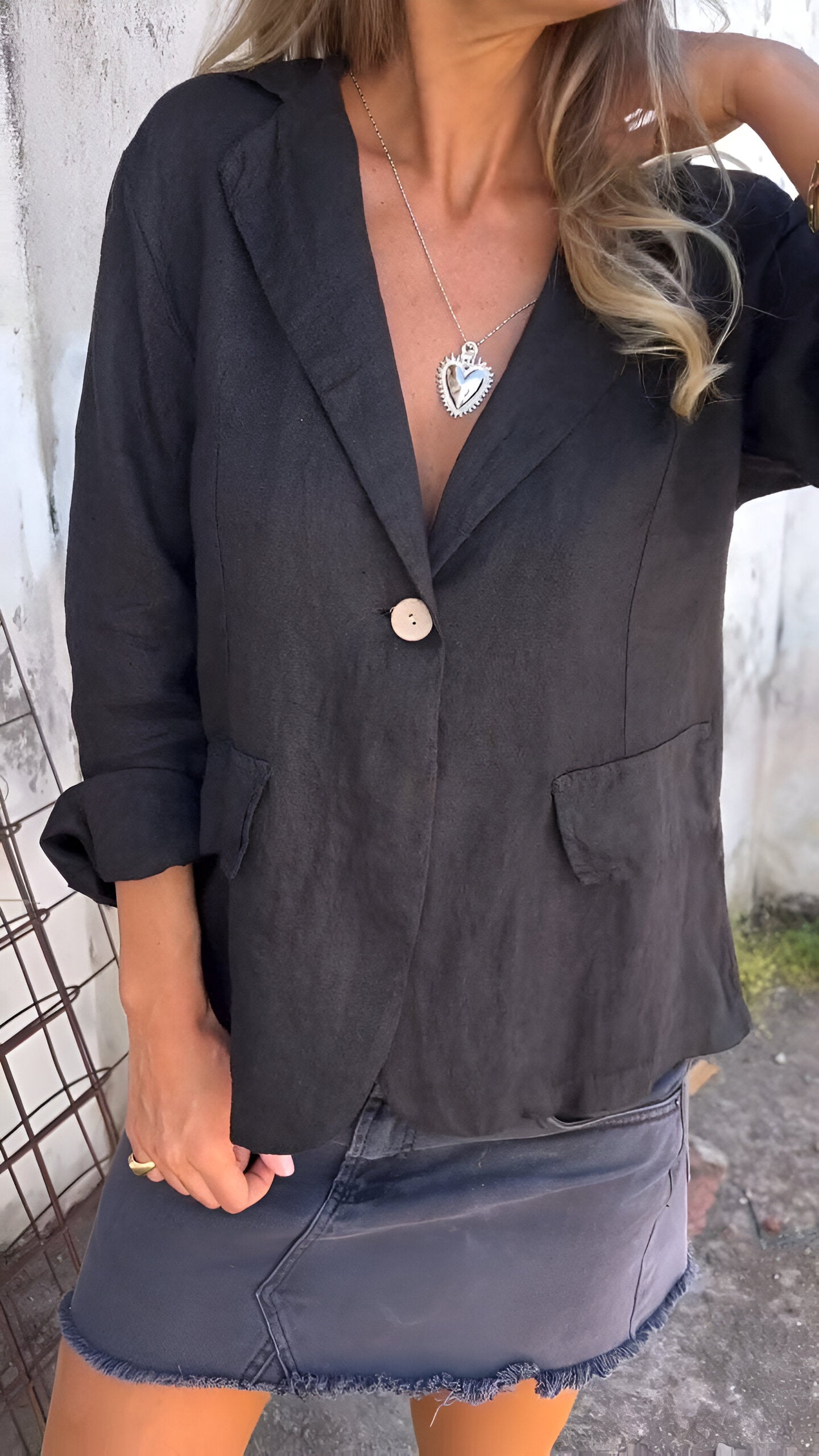 Ellie | Women's Minimalist Blazer with Pockets