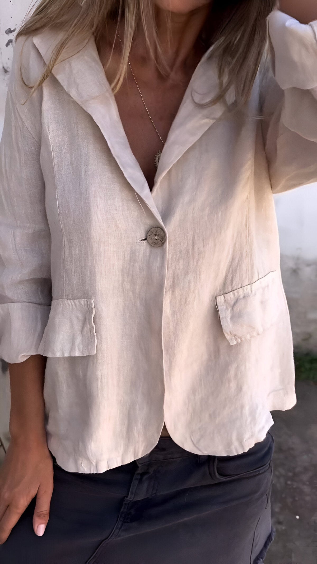 Ellie | Women's Minimalist Blazer with Pockets