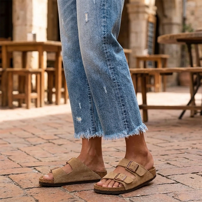 Vivara | Women's Vintage-Inspired Cropped Straight Leg Jeans with Fringe