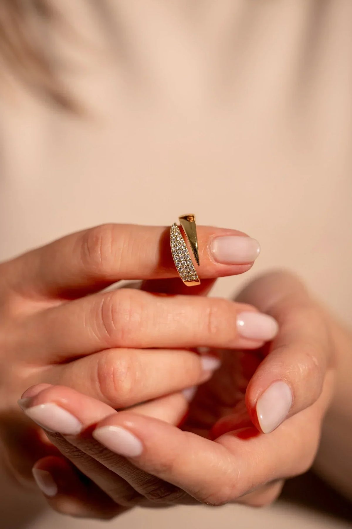 Elegant Nova Gold Ring