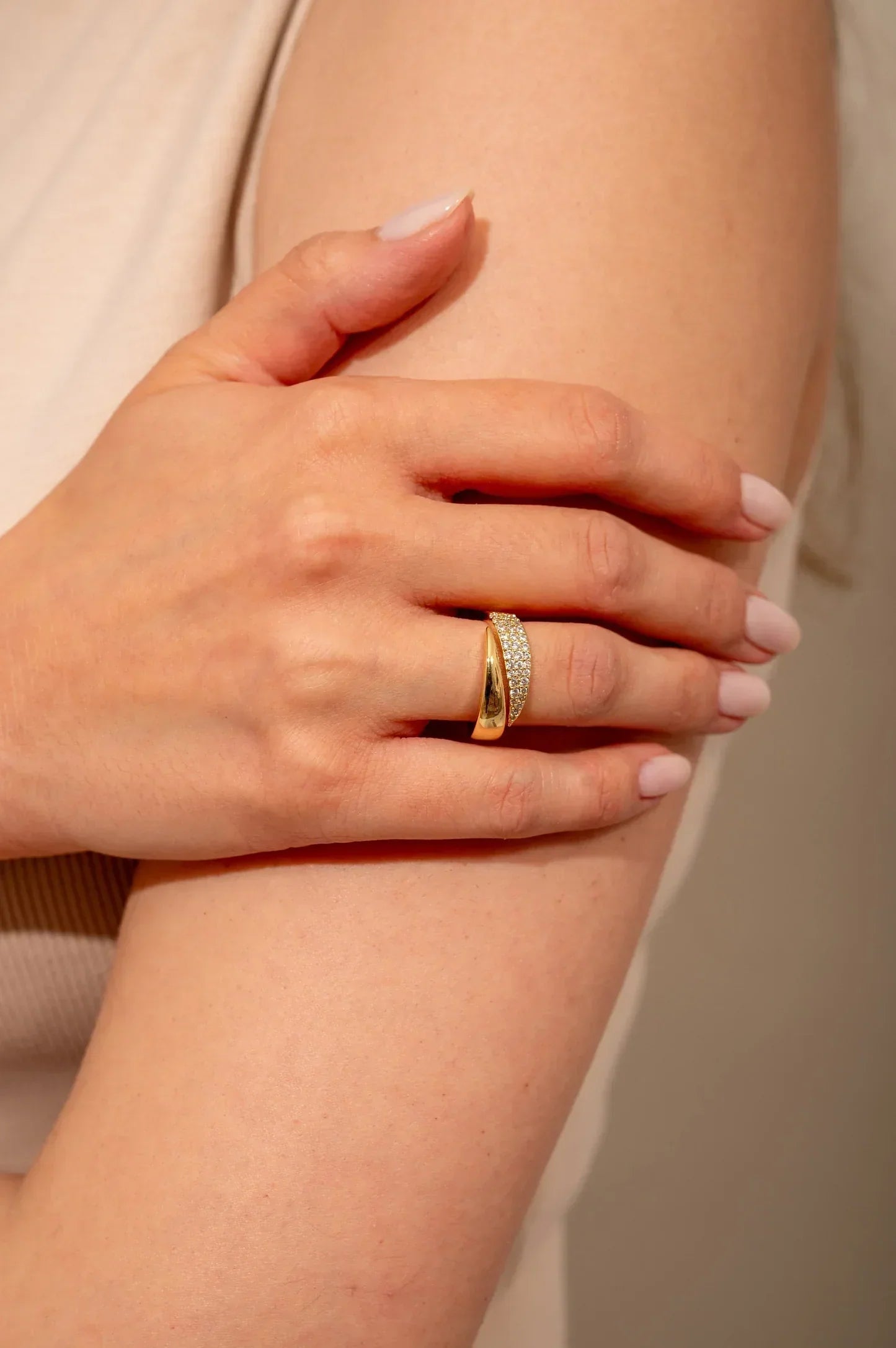 Elegant Nova Gold Ring