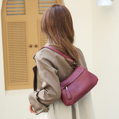 Hallgerd | Elegant shoulder bag with timeless style