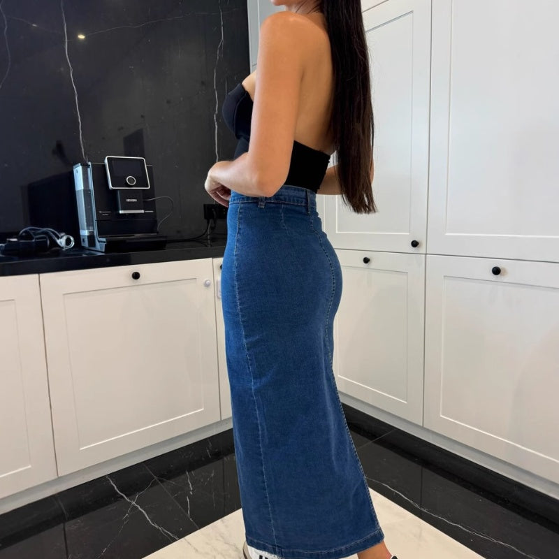 Chiara | Women's Stylish, figure-hugging Denim Skirt with Pockets