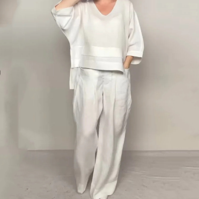 Noa | Women's Sleek Minimalist Two-Piece Ensemble with Pockets