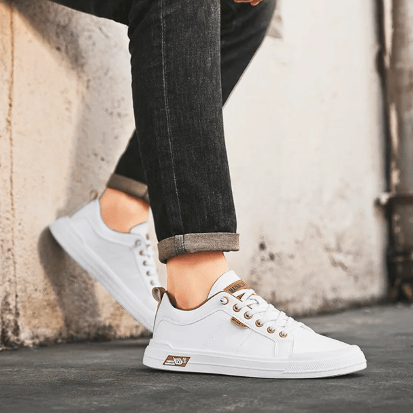 Cushioned Lace-Up Harrington Athletic Trainers