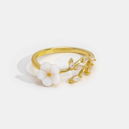 Estela | Ring with White Flowers